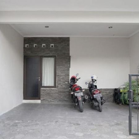 Dparagon Pamela 3 Yogyakarta Exterior foto