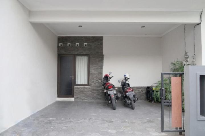 Dparagon Pamela 3 Yogyakarta Exterior foto
