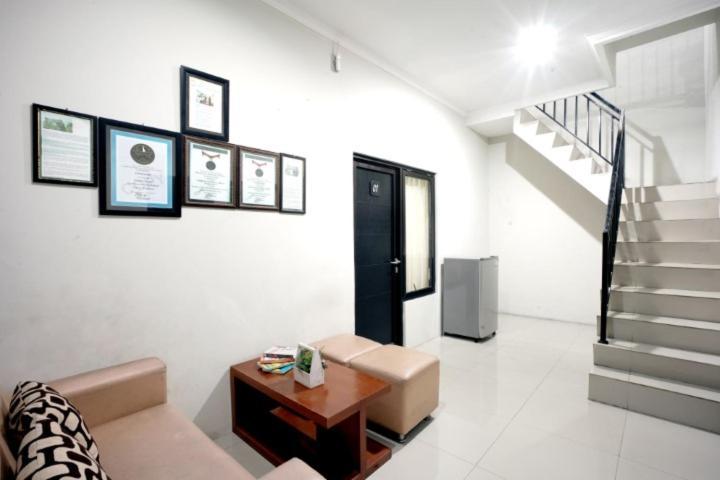 Dparagon Pamela 3 Yogyakarta Exterior foto